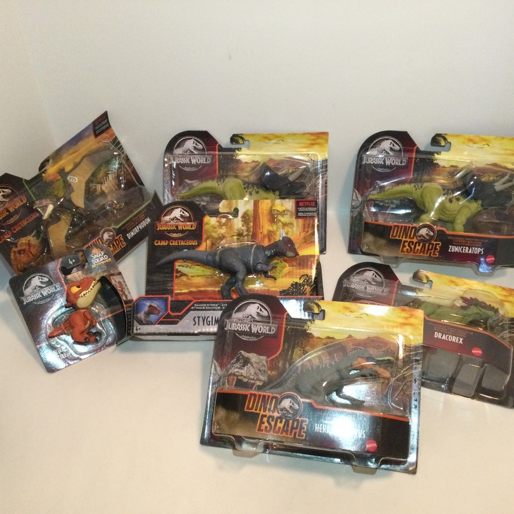 Jurassic World Camp Crustaceous Dinosaurs NWOT